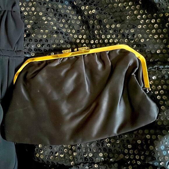80s gold lamé lined clutch - Picture 1 of 7